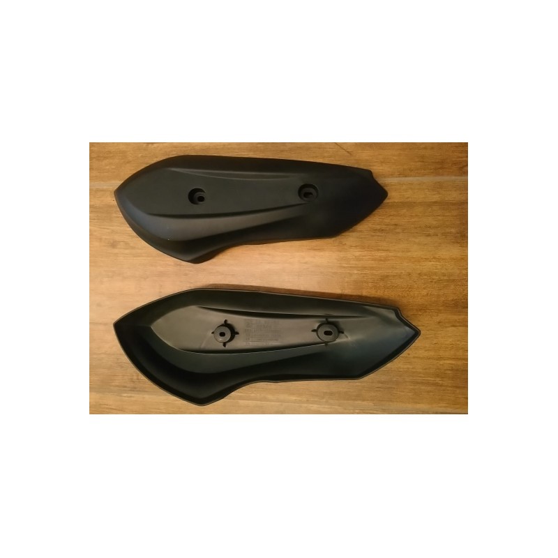 1CP PLASTICA LATERALE POSTERIORE FORCELLONE SCOOTER SKY II REVENGE carro