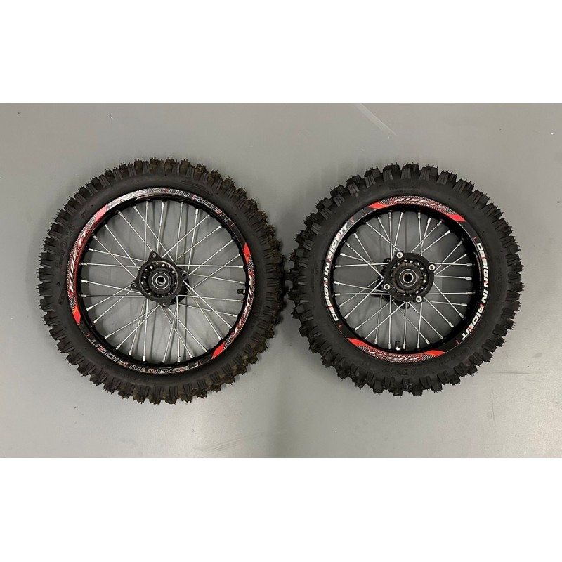 1 COPPIA GOMME CERCHIATE ATTACCO SDG 60/100-14 80/100-12 PERNO 15MM 1 COPPIA GOMME CERCHIATE ATTACCO SDG 60/100-14 80/100-12 PERNO 15MM